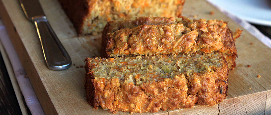 Celebrate Easter by indulging in delicious Dishes prepared with Organic Ingredients! 5 Carrot Apple Cake Bread